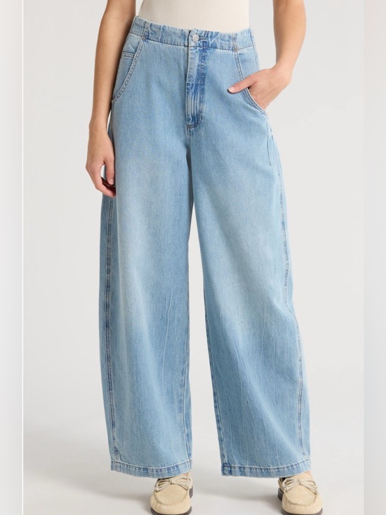 pistola Denim - Pistola
Lottie High
Waist Wide Leg
Jeans 👖
Color: Qualifier
Size 31